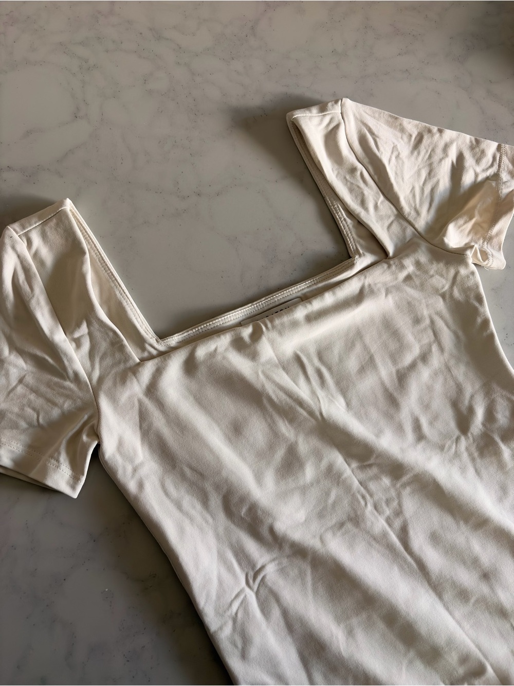 Aritzia Babaton Square Neck Short Sleeve Women's Top - Cream